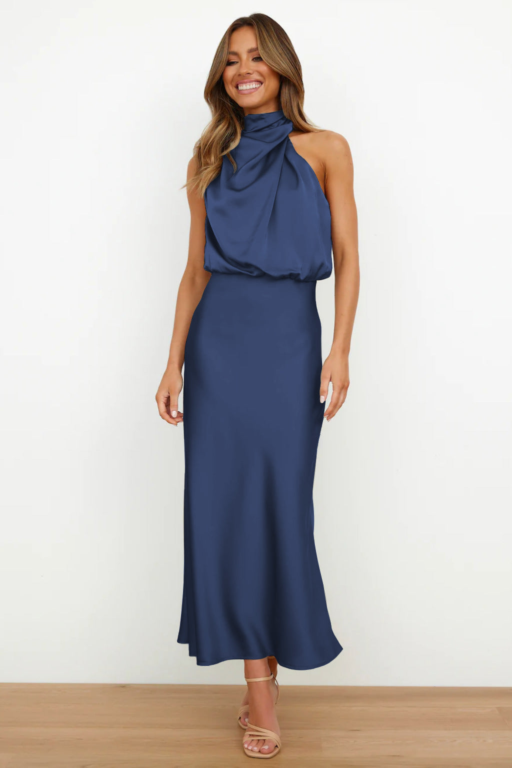 Vestido Feminino para Casamento com Decote Halter | Midi