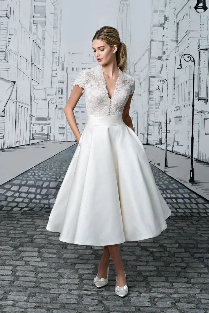 Damenkleid für Hochzeit mit V-Ausschnitt und kurzen Ärmeln | Midi