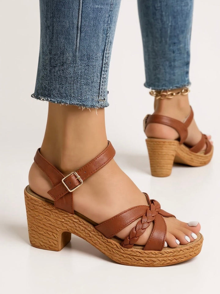 Damen geflochtene Sandalen mit Absatz | Schnalle