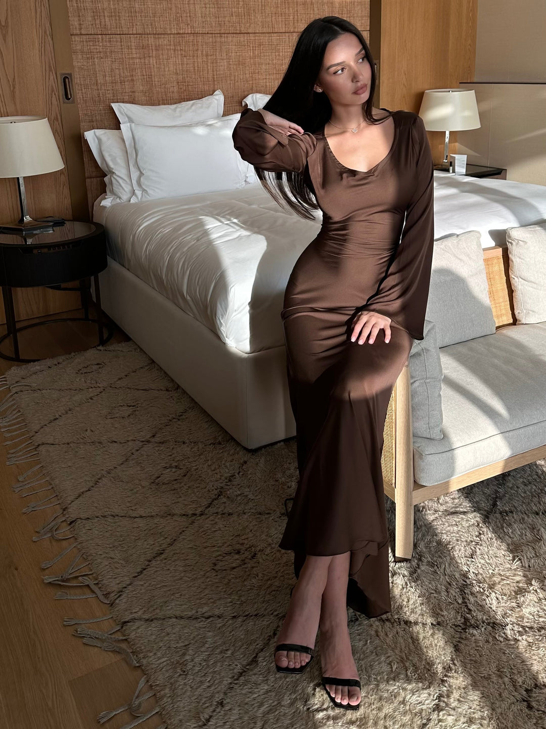Damenkleid mit langen Ärmeln | Maxi