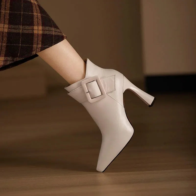 Bota Feminina de Salto Alto | Tornozelo
