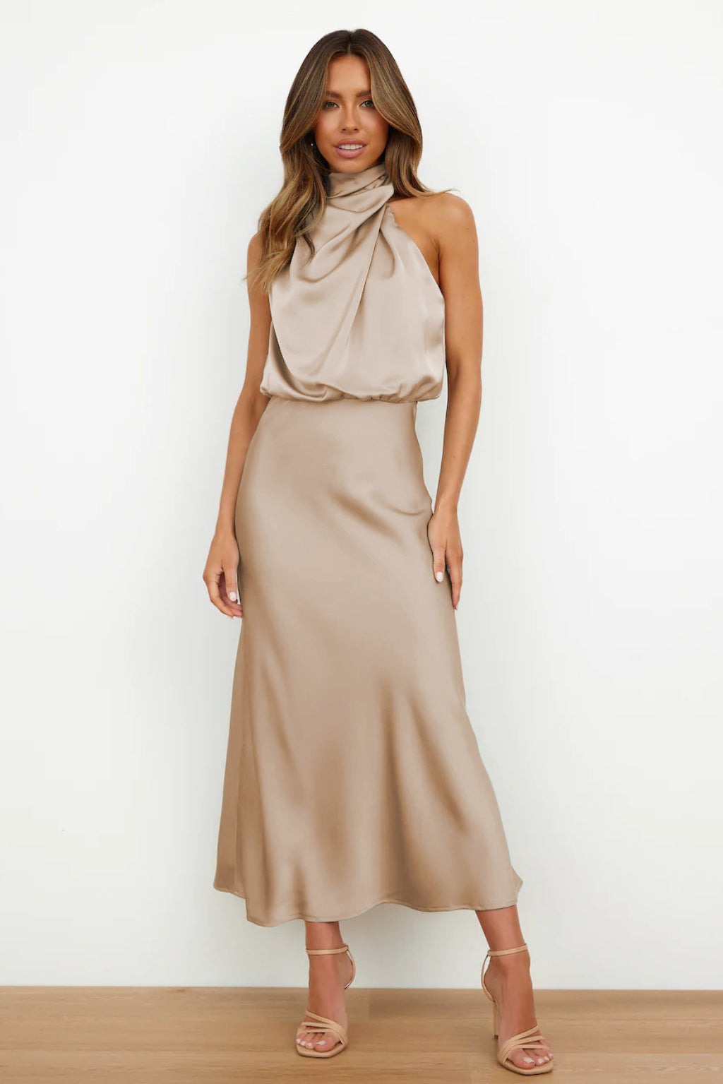 Vestido Feminino para Casamento com Decote Halter | Midi