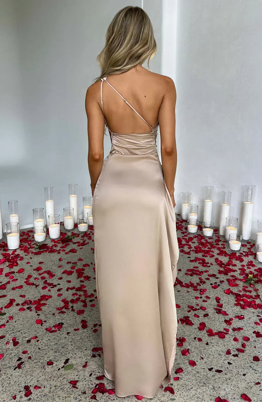 Damen Abendkleid mit einem Schulterriemen | Maxi