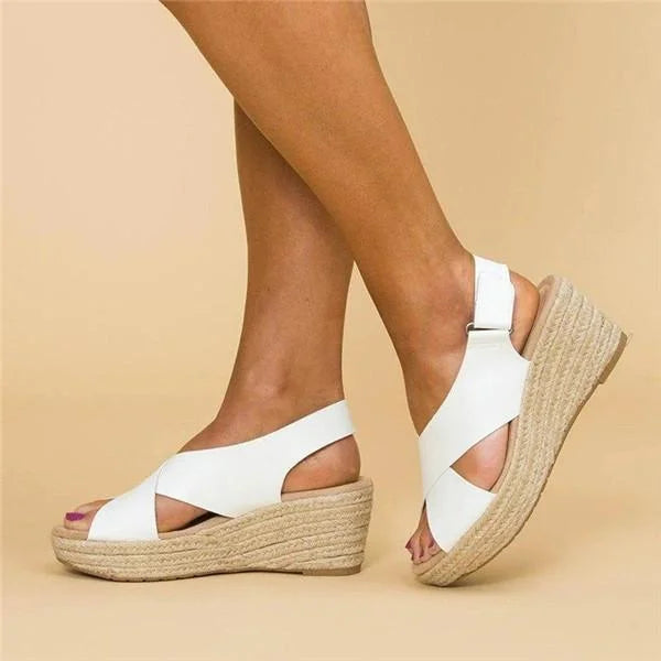 Damen Sandalen mit gekreuzten Riemen | Keilabsatz