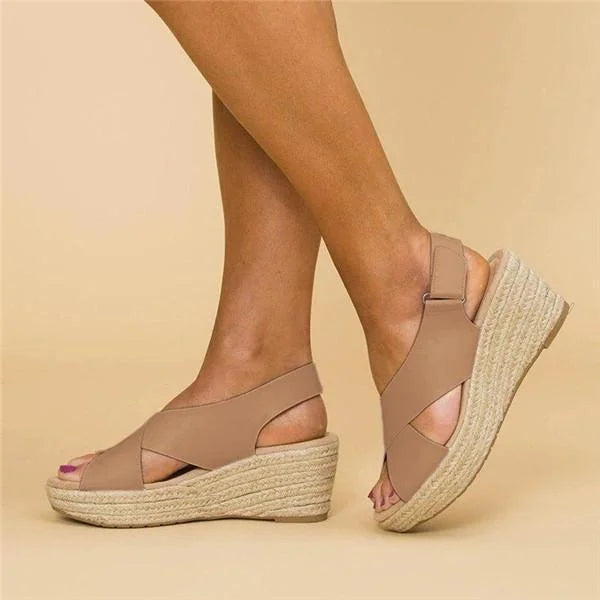 Damen Sandalen mit gekreuzten Riemen | Keilabsatz