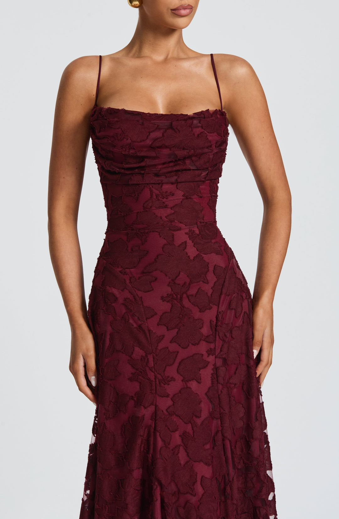 Damen Kleid mit offenem Rücken und Blumenstruktur | Maxi